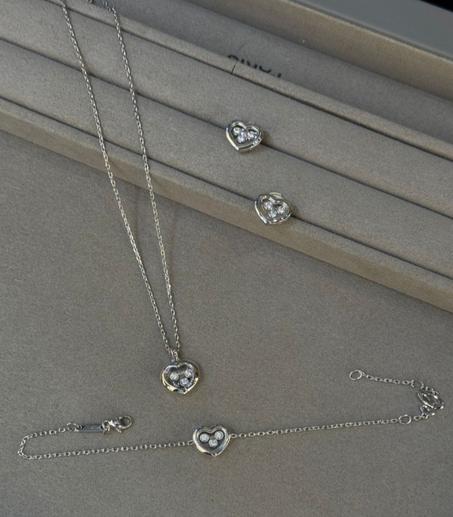 *CHOPARD* 💚    🆕🎉🥳🎊🆕    Necklace, earrings & Bracelet     ↗️ *# Super Master Quality