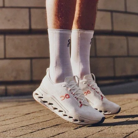 On Running Cloudsurfer Max Ivory Salmon