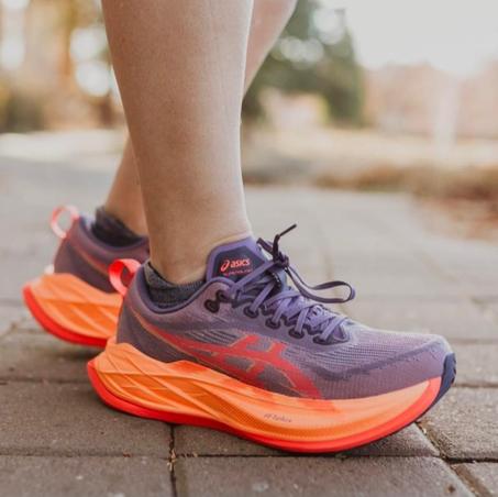 حذاء أسيكس سوبر بلاست 2