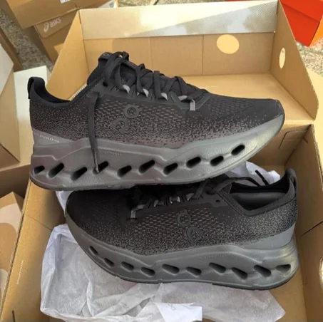 On Running Cloudsurfer Max Black Eclipse，