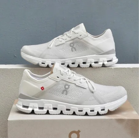 On Running Cloud X 4 AD White Wolf ，