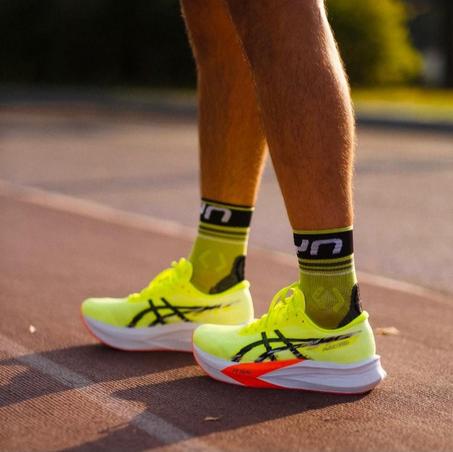 حذاء أسيكس ماجيك سبيد 4