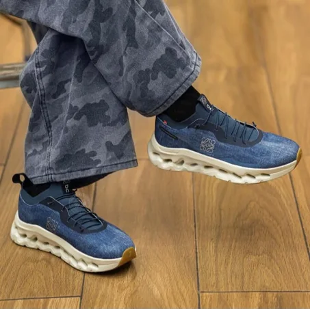 On Running Cloudtilt LOEWE Denim Blue，