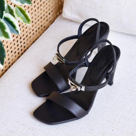 𝐇𝐄𝐑𝐌𝐄𝐒