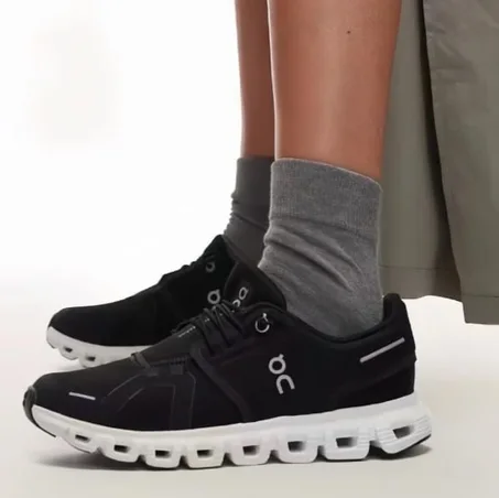 On Running Cloud 6 Black White，