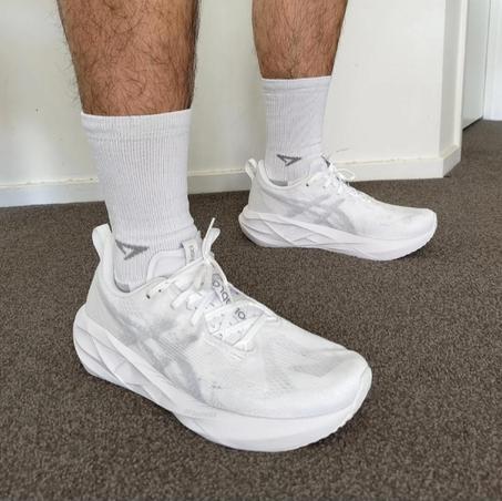 شوز أسيكس جل نيمبوس