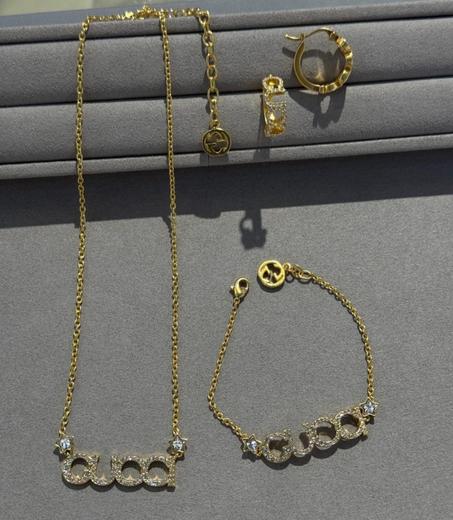 *GUCCI* 💚  🆕🎉🥳🎊🆕 ↗️ *Super Master Quality ®️* Full Set (Necklace, earrings & Bracelet)