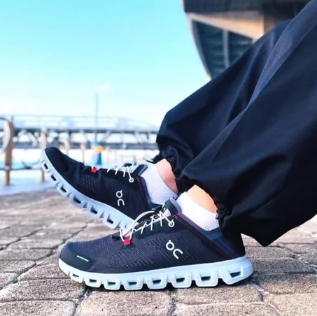 On Running Cloud 6 Coast mita Magnet Sand ，