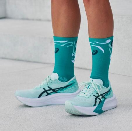 حذاء أسيكس ماجيك سبيد 4