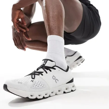 On Running Cloud X 4 Ivory Black ，