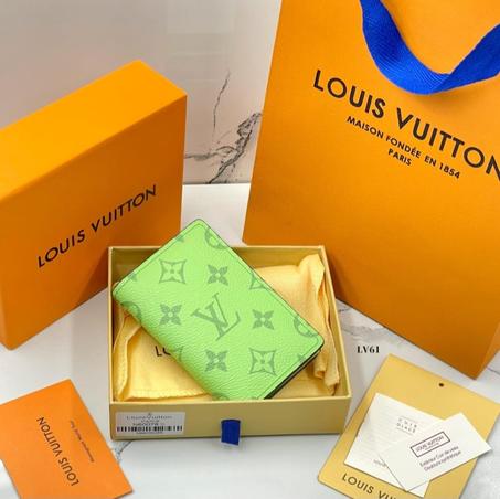 بوك لويس فيتون