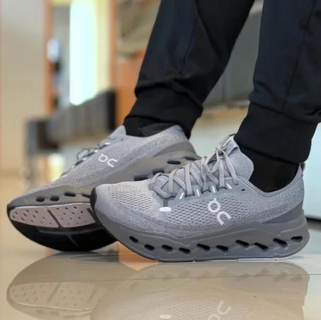 ON Cloudsurfer Max Alloy Asphalt，