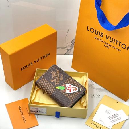 بوك لويس فيتون