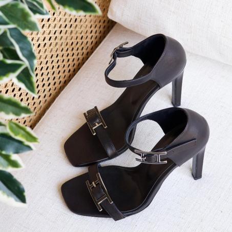 𝐇𝐄𝐑𝐌𝐄𝐒