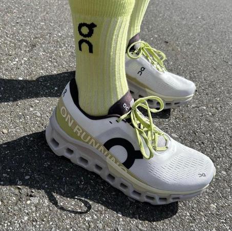 On Running Cloudmonster 2 Undyed Zest