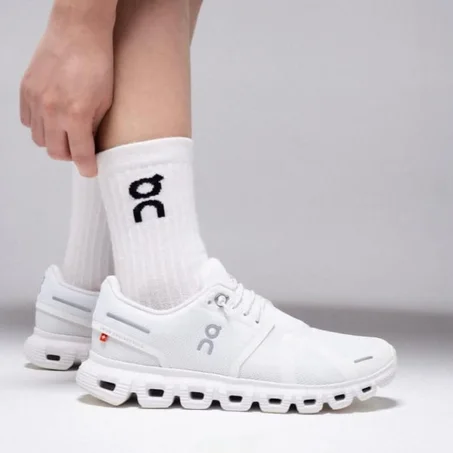 On Cloud 6 'White White'，