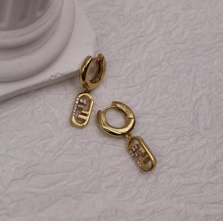 *FENDI* 💛    *Earings* 👂  FF logo with Stones      🆕🎉🥳🎊🆕  ↗️ *Super Master Quality ®️