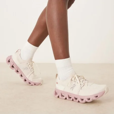 On Cloudswift 4 Pearl/Mauve，