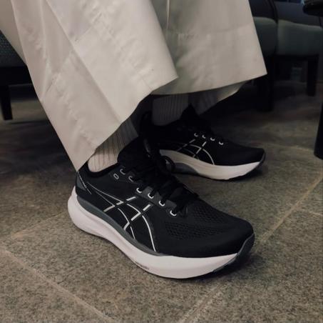 شوز أسيكس جل نيمبوس 27