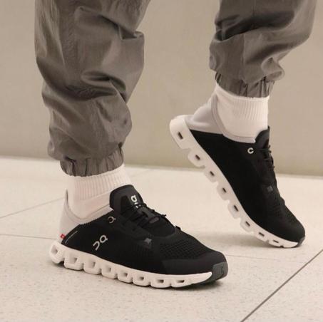 On Running Cloud 5 Coast Black Shadow ，Size 36-45