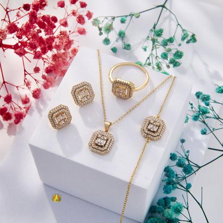 طقم مجوهرات Douceur للنساء - 5 قطع متناسقة (قلادة، حلقات، خاتم، كورميط)