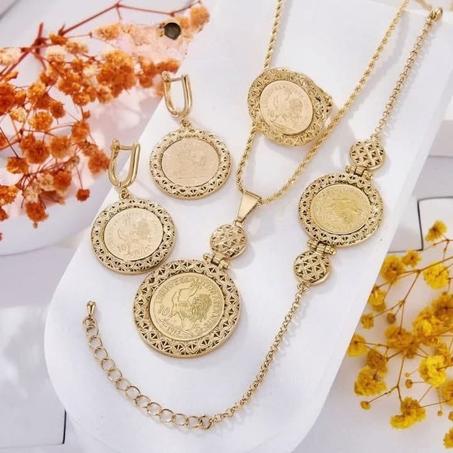 طقم مجوهرات Secret du Caftan للنساء - 5 قطع متناسقة (قلادة، حلقات، خاتم، كورميط )