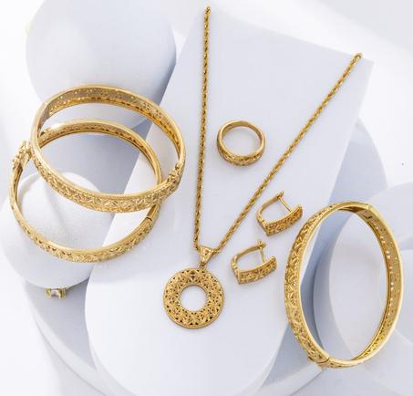 طقم مجوهرات Amuna للنساء -7 قطع متناسقة (قلادة، حلقات، خاتم،ثلاث أساور)