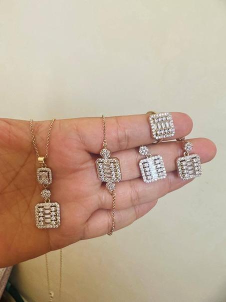 طقم مجوهرات Argent Royal للنساء - 5 قطع متناسقة (قلادة، حلقات، خاتم، كرميط)