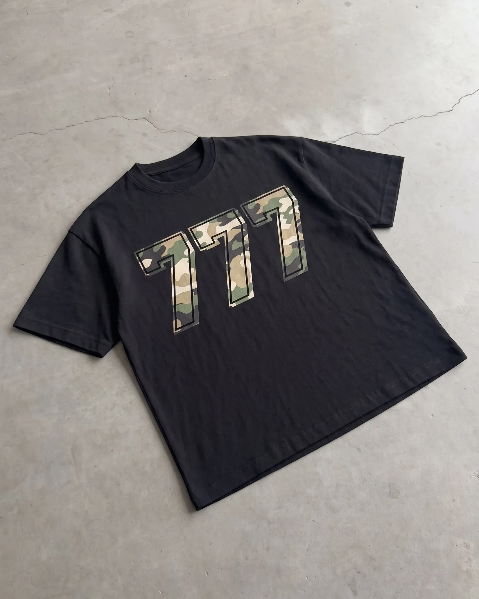 777 ARMY OVERSIZED T-SHIRT – BLACK