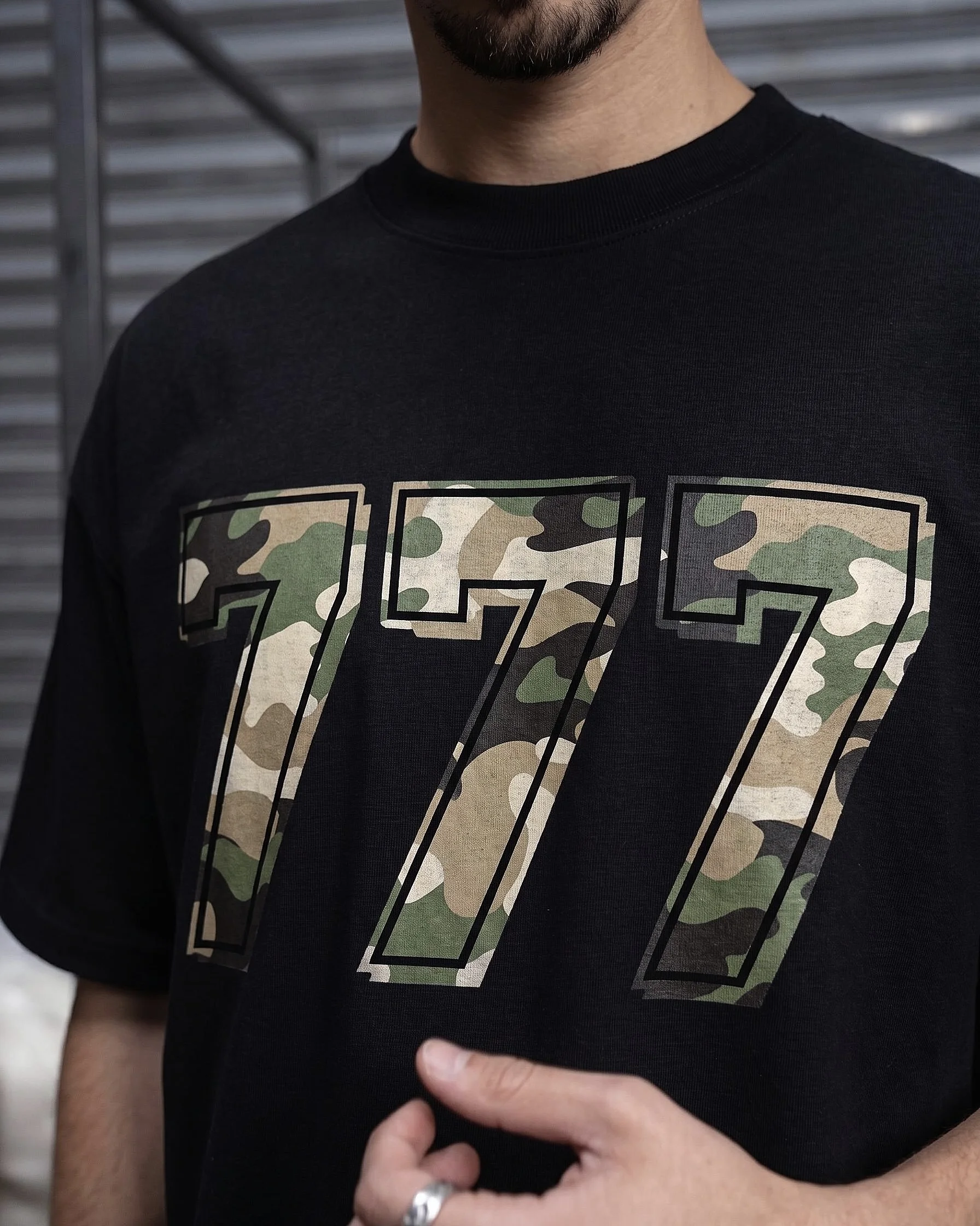 777 ARMY OVERSIZED T-SHIRT – BLACK