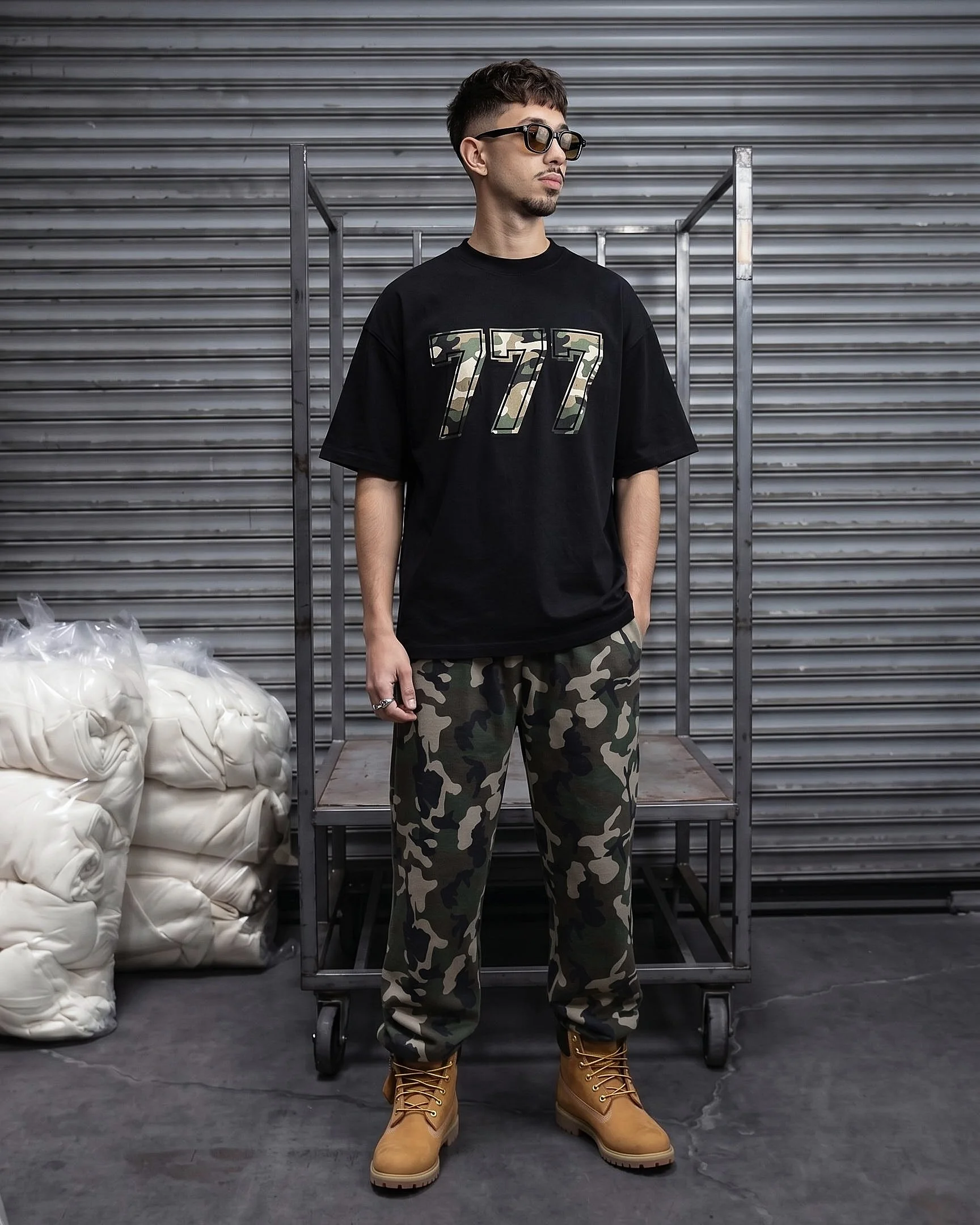 777 ARMY OVERSIZED T-SHIRT – BLACK