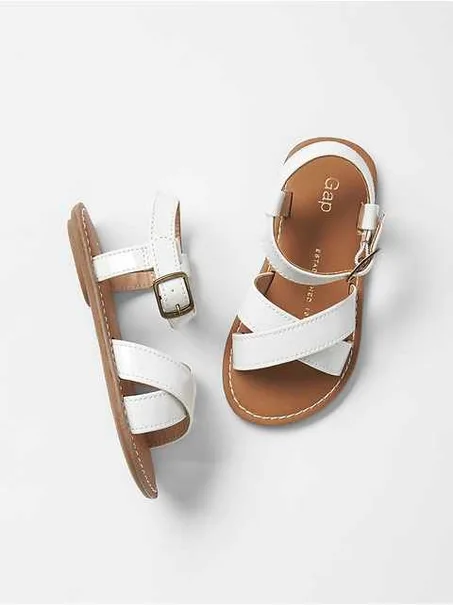 👡 صندل بناتي أبيض أنيق ومريح