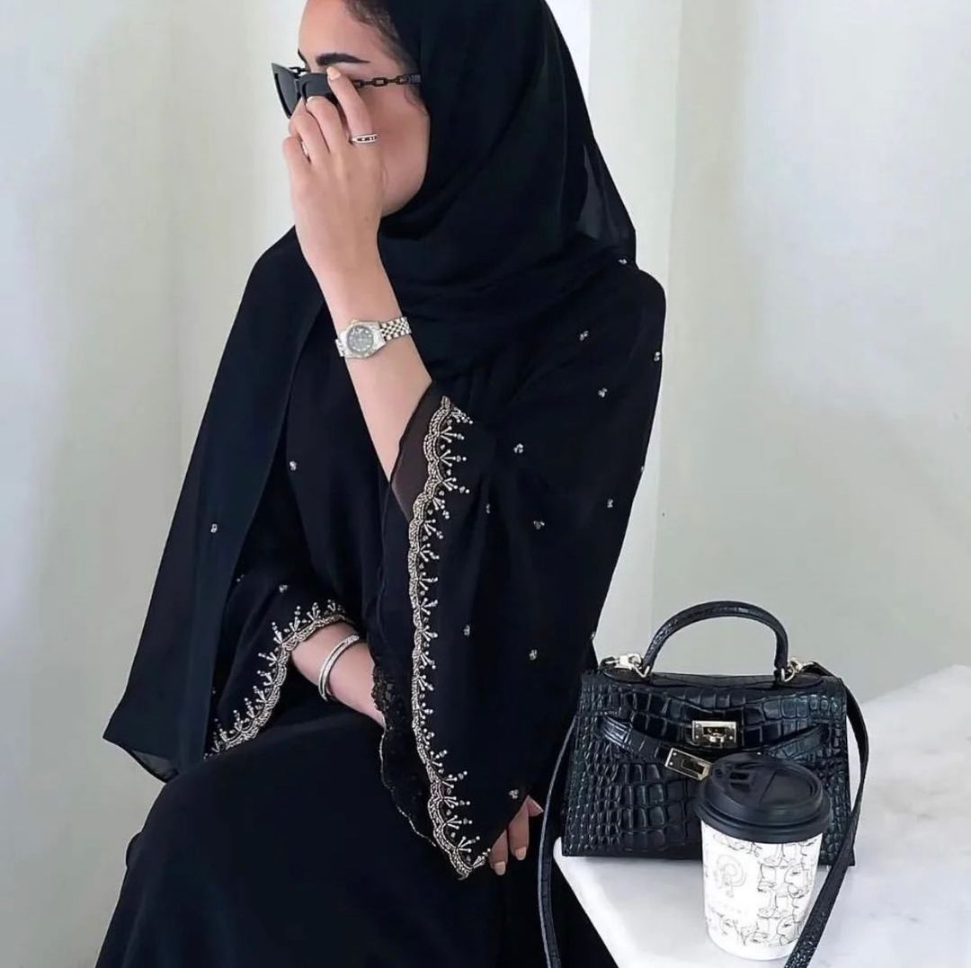 Abaya amira