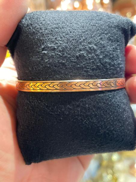 (عرض واحده وعليها واحده ) اساور نحاس احمر رفيع  نقش