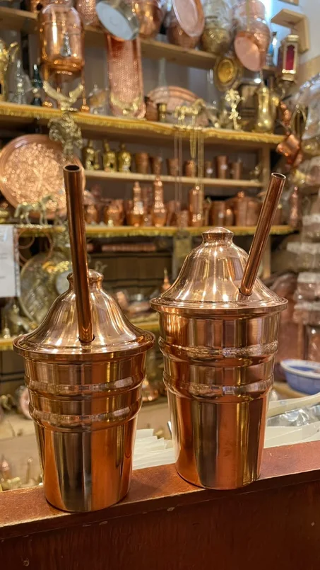 طقم كوب مياه بغطاء وشفاطة  نحاس احمر  ( مقاسات مختلفه )