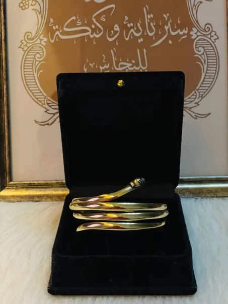 كتافه نحاس تعبان