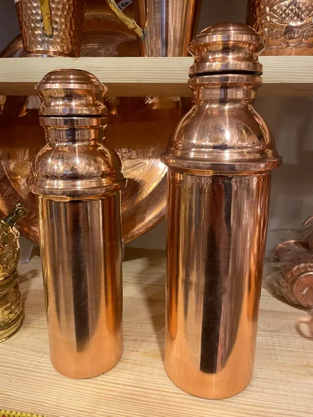 زجاجه مياه نحاس احمر - كبيره و صغير  (تحصين) (جمله)