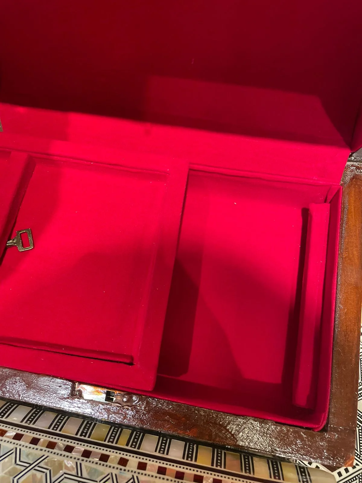 شكمجيه  - صدف لوكس