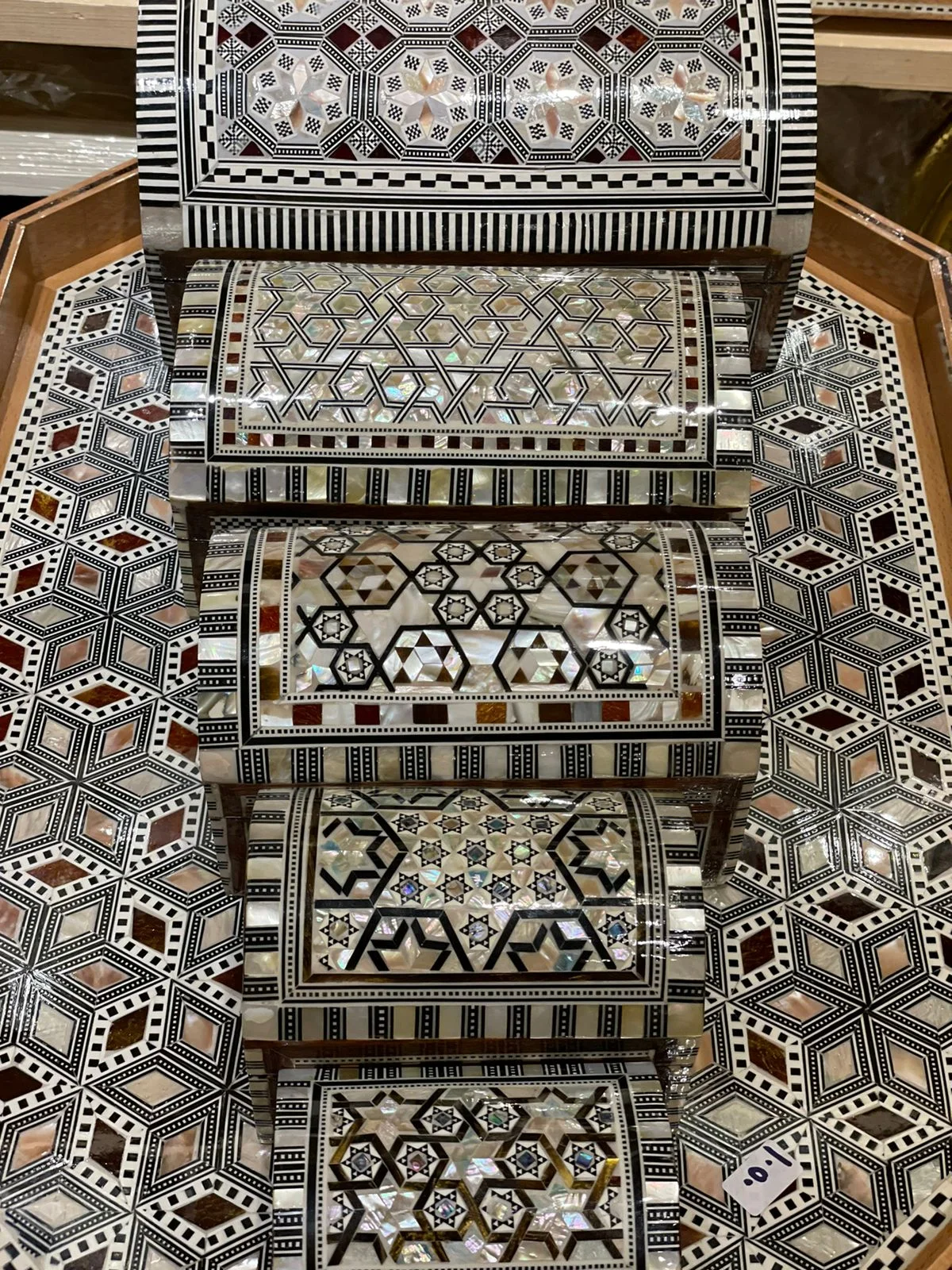 شكمجيه  - صدف لوكس