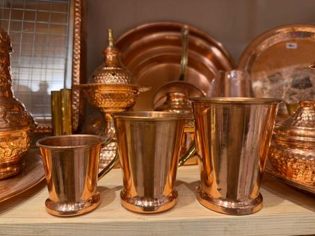 اكواب مياه نحاس احمر بيد