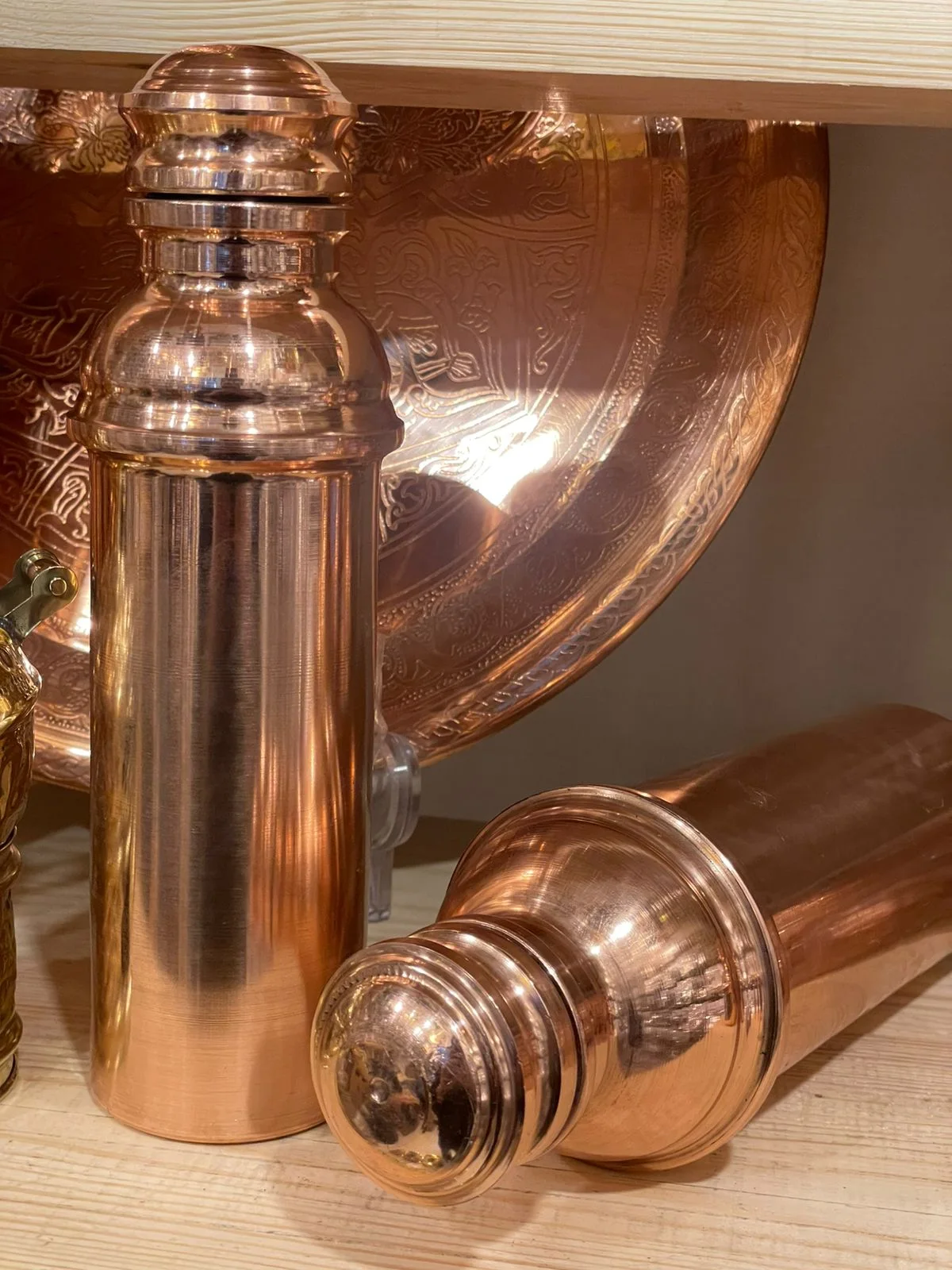 زجاجه مياه نحاس احمر - كبيره و صغيره