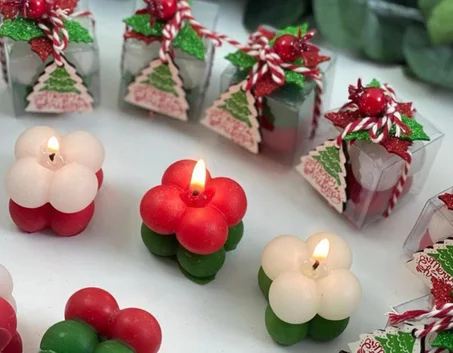 Bougie Mini Bubble pour Noël - Framboise - Vert / Blanc