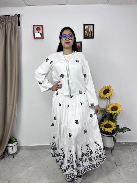 أونصومبل تنورة بيضاء واسعة – تصميم Oversize من ثوب لولان بخياطة راقية