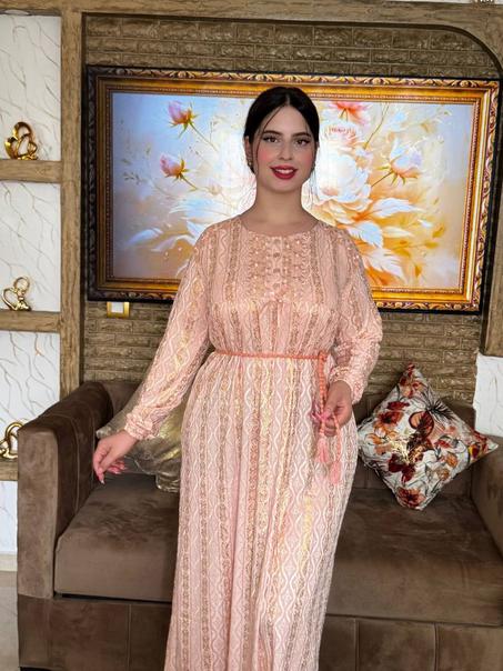 كندورة صيفية بجكار جوهرة راقٍ – تصميم أنيق مع حزام لمناسباتك الخاصة متوفرة فألوان زاهية ومختلفة