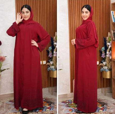 " عباية ميساء إماراتية – توب كريب مطرزة بحجر الكريستال "