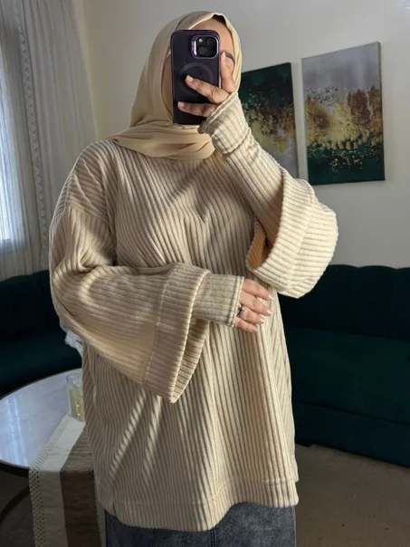 "  تريكو أوفر سايز صوفا لوطوروت –تصميم واسع بمعاصم طويلة كتوصل حتى المرفق "