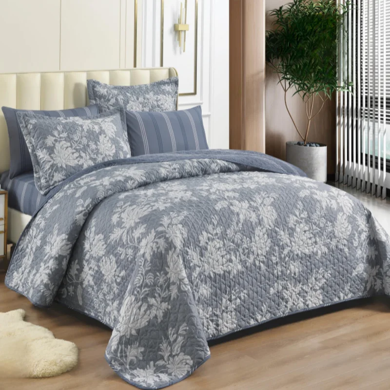 رمادي بزهور كلاسيكية بيضاء