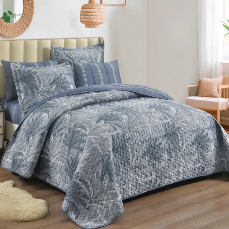 أزرق داكن بأوراق النخيل الرمادية