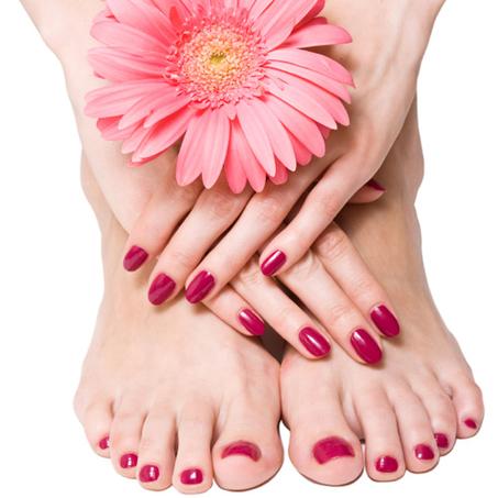 العناية باليدين والقدمين