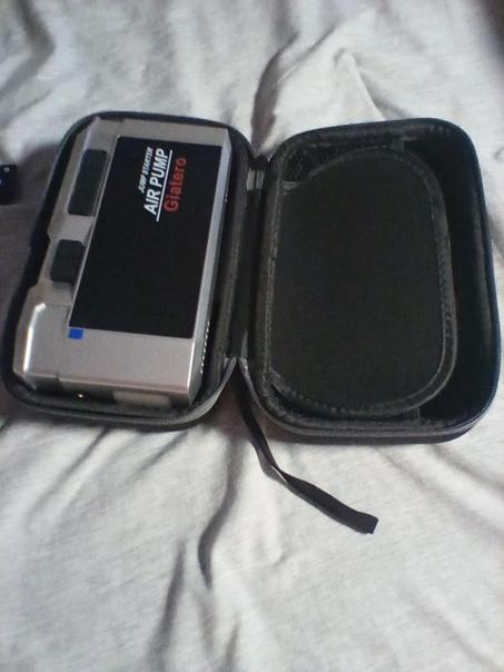 مشغل بطارية سيارة مدمج بمضخة الهواء لنفخ الإطارات Q17